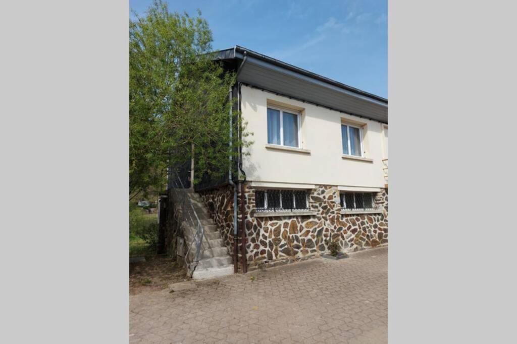 Gite En Bord De Meuse Monthermé Exterior foto